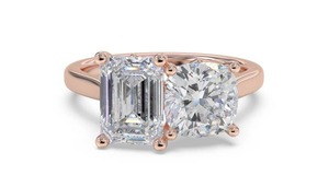 Bague à deux pierres émeraude et coussin, diamant de laboratoire de 0,80 ct en or 18 carats et platine - Product Image 3