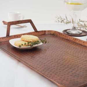 Elegante bandeja de cobre para servir con borde elevado y asas laterales para cocina, comedor, mesa de café y decoración del hogar. - Product Image 5