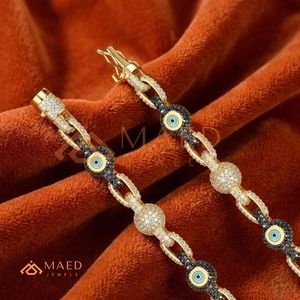 Bracelet œil porte-bonheur de luxe serti de diamants - Bijou plaqué or 14 carats à maillons taillés en diamant, style hip-hop - Product Image 1