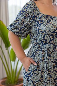 Vestido midi con estampado de Paisley, cuello cuadrado, manga corta, corte en A, ajuste relajado, vestido informal de verano para mujer, tejido - Product Image 5