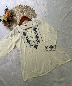 <b>Women</b> Traditional Cotton <b>Kurta</b> Kurti Loose Fit Embroidery Work Midi Length Casual Wear India Pakistan Style 86849 VT-2608 - Product Image 4