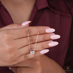 Pendentif de fiançailles personnalisé en diamant de laboratoire certifié taille émeraude orientale-durvaleuse, or massif 14 carats, collier solitaire - Product Image 2