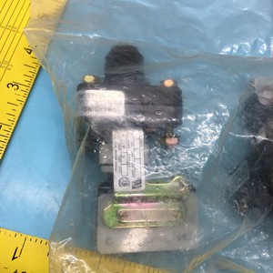 2 BARKSDALE E1S-H90-PLS PRESSURE SWITCH SPOT - อุปกรณ์และอะไหล่เซมิคอนดักเตอร์ระดับโลกที่เชื่อถือได้ - Product Image 4