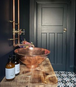 Lavabo de Cobre de Diseño Artístico, Lavabo Tipo Vaso, Accesorio de Baño de Lujo, Construcción Metálica Premium Hecha a Mano - Product Image 1