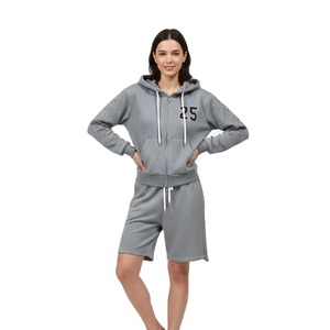 Ensemble survêtement décontracté unisexe 2 pièces avec logo personnalisé, sweat à capuche gris zippé et short en maille gaufrée texturée cloutée, style streetwear OEM ODM - Product Image 6