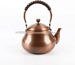 Tetera de cobre de cuerpo curvo con accesorios sencillos de latón y boca ancha, perfecta para casas de campo y minimalistas. - Product Image 6