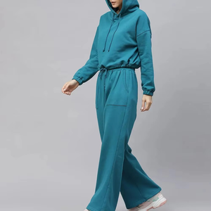 Ensemble de survêtement deux pièces sur mesure OEM pour femme, couleur turquoise, comprenant un sweat-shirt et un pantalon de jogging évasé - Product Image 3