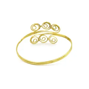 Bracciale con bracciale grande con design a spirale di nuovo stile placcato oro placcato impermeabile in ottone a mano bracciale aperto bracciale regolabile regalo