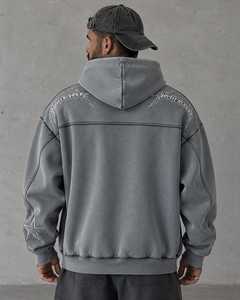 เสื้อฮู้ดโอเวอร์ไซส์ผ้าฟลีซหนานุ่มสำหรับผู้ชาย ยี่ห้อ ONETEN APPARELS สีเทา สไตล์สตรีทแวร์ พิมพ์ลายโลโก้ด้านหน้า มีกระเป๋า - Product Image 5