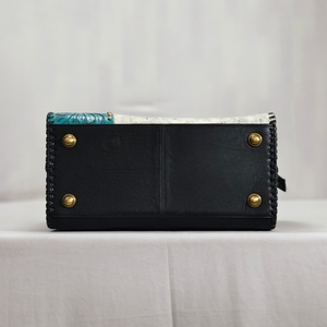 Bolso de Hombro de Cuero Vacuno Estilo Moderno con Asa Superior, Cierre de Cremallera, Diseño Floral Grabado, Duradero para Viajes, para Mujer - Product Image 3