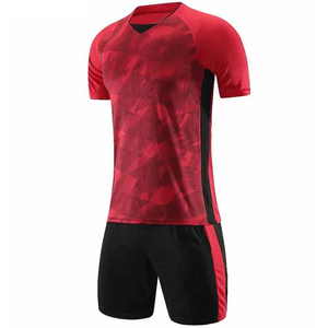 Conjunto de Camiseta y Pantalones Cortos de Fútbol para Hombre, Sublimados en Rojo y Negro, Transpirables, de Poliéster, Uniforme de Entrenamiento, Ropa Deportiva de Fútbol para Adultos - Product Image 3
