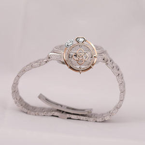 Montre bracelet pour homme en acier inoxydable de 20 mm, style bijoux de luxe, avec mouvement à quartz analogique et diamants Moissanite, édition limitée - Product Image 3