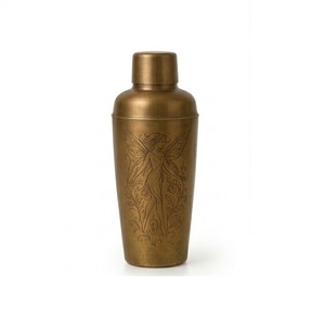 Shaker à cocktails vintage en laiton, design tendance, fait main, outil de bar en métal avec motif gravé pour la préparation de cocktails - Product Image 2