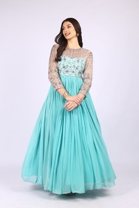 Collection de mode Royal Glam : Robe plissée 1 pièce pour femme avec broderie de perles Dana – Collection de mode Royal Glam - Product Image 5