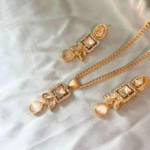Ensemble collier et boucles d'oreilles longues en laiton |   Ensemble de colliers classiques avec placage en rhodium/platine |   Bijoux Cadeaux pour Femmes - Product Image 3