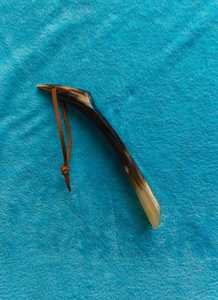 Chausse-pied long en corne de buffle naturelle, outil de mise à l'aise pour chaussures, aide à enfiler les chaussures, accessoire fait main - Product Image 2