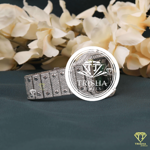 นาฬิกาหรูหราประดับเพชรแบบ Iced Out พร้อมหน้าปัดตัวเลขโรมันสีดำและเพชรโมอิสซาไนต์ทรงประกายวิบวับ - Product Image 3