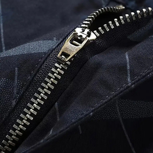 Shorts cargo en toile pour hommes, imprimé géométrique, toucher doux, style streetwear, respirant, tendance été, qualité supérieure, prix de gros - Product Image 3