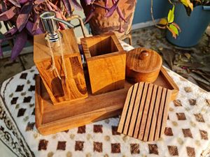Juego de baño de madera de cinco piezas, rectangular, minimalista, jabonera, soporte para cepillos de dientes, bandeja, fácil de limpiar, accesorios para encimera - Product Image 1