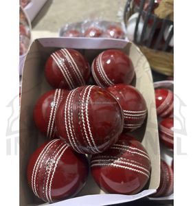 Vente flash - Ballon de cricket IBEX HILLS rouge de haute qualité, 156 g |   Ensemble de 4 pièces cousues à la machine |   Noyau en liège à 2 couches |   Ambidextre |   Nouveau - Product Image 4