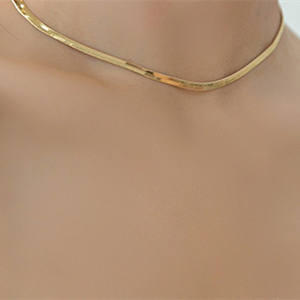 Collier ras du cou de luxe pour femme, chaîne fine en os de serpent doré, design de niche, sensation légère, chaîne de clavicule - Product Image 3