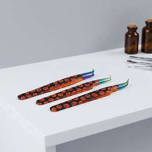 Pinzas para Extensión de Pestañas de Halloween, Pinzas Curvas para Volumen con Agarre de Calabaza, de Acero Inoxidable Antiestático y Duradero - Product Image 2