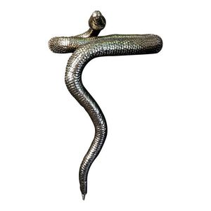 Figurine de luxe en métal en forme de serpent pour la décoration de hall d'hôtel, accent de salon et présentation sur étagère - Product Image 1