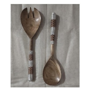 Ensemble de cuillères et fourchettes à salade en bois très demandé, avec manche en résine, ustensiles artisanaux en bois bio pour la maison et l'hôtellerie - Product Image 3