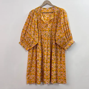 เดรสผ้าฝ้ายพิมพ์ลายดอกไม้ด้วยมือ งานแฮนด์เมด เป็นมิตรกับสิ่งแวดล้อม คอวี แขนสามส่วน แต่งระบายลูกไม้ ซักได้ ทรงเข้ารูป สไตล์อังกฤษ - Product Image 1