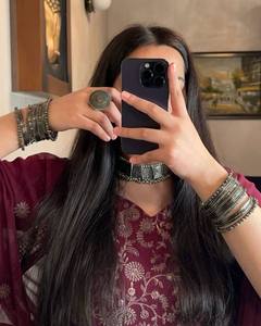 Kurta Larga de Georgette con Bordado de Lentejuelas, Pantalón a Juego y Dupatta con Trabajo de Lentejuelas Intenso, Completamente Cosido, para Fiestas y Eventos Festivos - Product Image 4