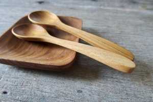 Juego de espátulas y cucharas de madera clásicas con mango largo, pulido espejo, ecológicas, aptas para lavavajillas, grandes, antiadherentes, para cocinar, mezclar y servir. - Product Image 3