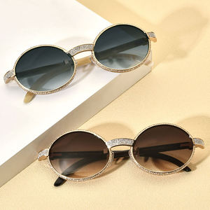 Gafas de Sol Rectangulares Doradas de Lujo con Cristales Decorativos, Montura Completa, Lentes Degradadas, Protección UV 100% para Mujer, Estilo Casual - Product Image 4