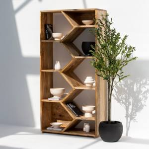 Étagères de présentation en bois Vandana Merino Radiant, design moderne minimaliste en bois massif - Product Image 4