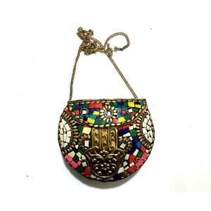 Pin de Esmalte de Zinc con Diseño Clásico de Arte de Banksy, Niña con Globo Rojo, Niño Lanzador de Flores, Insignia, Decoración para el Día del Padre, Moda para Solapa - Product Image 1