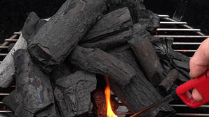 Briquettes de charbon de bois dur sans fumée à combustion longue charbon de bois noir pour restaurant - Product Image 4