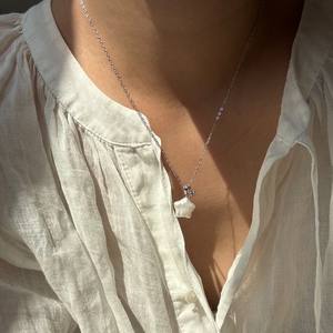 Collier simple et tendance en argent S925 avec pendentif en perle d'eau douce naturelle irrégulière et petite étoile baroque - Product Image 3