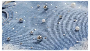 Shorts de mezclilla ajustados para mujer 2026 con efecto desgastado, cinturón, cintura media, dobladillo con perlas y borlas - Estilo sexy - Product Image 3