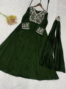 ชุดเดรส Anarkali พร้อมผ้าคลุมไหล่ ผ้าไหม Vichitra ลายดอกไม้ ปักลูกปัด งานฝีมือ ขายส่งจำนวนมาก จากผู้ผลิตอินเดีย ส่งออก - Product Image 4