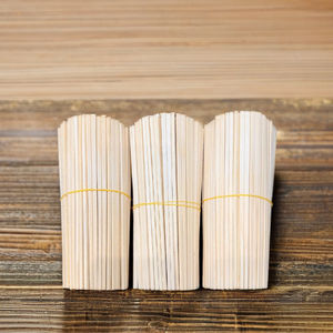 Palillos Desechables de Madera de 20.3 cm Envueltos Individualmente en Papel con Logotipo Personalizado. - Product Image 4