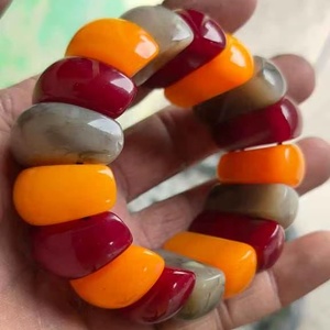 Elegante Brazalete de Resina Hecho a Mano por Artizon Studio, Alta Calidad, Transparente, Color Personalizado, Patrón de Remolinos, para Fiestas Navideñas - Product Image 6