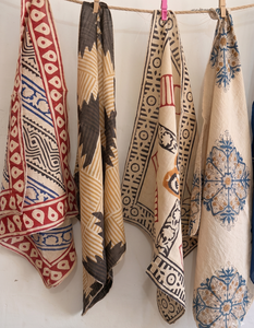 Pañuelo Cuadrado Hecho a Mano 100% Algodón con Estampado de Bloques, Estilo Boho, Diseño Floral Indio, Transpirable y Duradero, Regalo para Mujer - Product Image 5