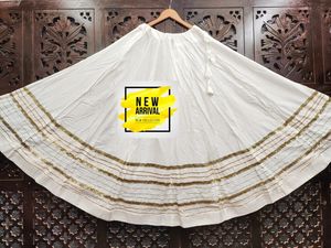 Ensemble ethnique Navratri haut de gamme en rayonne et coton, avec chaniya et tissu de blouse, bordure Lappa originale, entièrement cousu, coupe évasée et lourde - Product Image 2