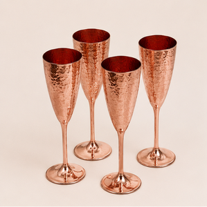 Juego de 4 copas de champán de cobre puro martillado a mano, copas de vino de cobre de lujo irrompibles con tallo largo para bodas - Product Image 1