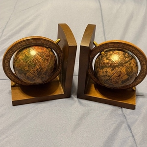 Sujetalibros de diseño vintage estilo globo terráqueo antiguo, diseño de dragón Poseidon de madera estilo italiano, soporte decorativo para libros, decoración para el hogar, la oficina o el escritorio. - Product Image 2