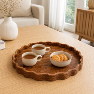 Plato Redondo de Madera para Servir |   Plato de madera artesanal con borde festoneado |   Plato Decorativo Multiusos - Product Image 1