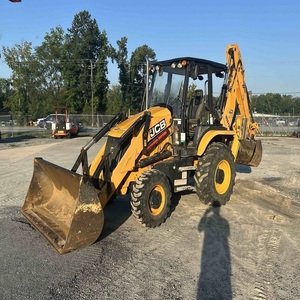 Chargeuse-pelleteuse JCB 3CX robuste pour la construction et l'agriculture, avec une utilisation fiable, adaptée aux travaux d'excavation et de terrassement. - Product Image 2