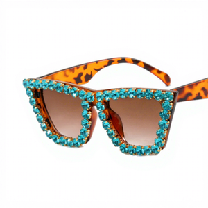 Nouvelles Lunettes de Soleil Oversize pour Femme, Style Cat-Eye Américain, Ornées de Diamants, Monture Distinctive, Tendance Street Style Transfrontalier - Product Image 6