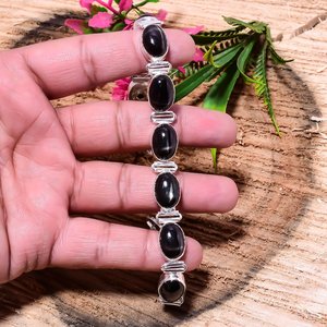 Bracelet en agate noire fait main, bracelet infini en argent, bijou minimaliste en pierre noire, cadeau pour elle - Product Image 2