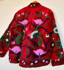 Chaqueta de Terciopelo para Mujer a Precio Bajo, Bordado Floral Suzani Hecho a Mano, Estilo Boho Chic, Kimono Reversible, Regalo para Ella - Product Image 3