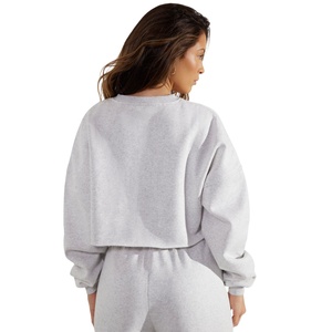 Sweat-shirt court à épaules tombantes en coton écologique pour femme, avec logo personnalisé, couleur unie, grande taille, style urbain, ourlet brut, collection Printemps-Été - Product Image 3